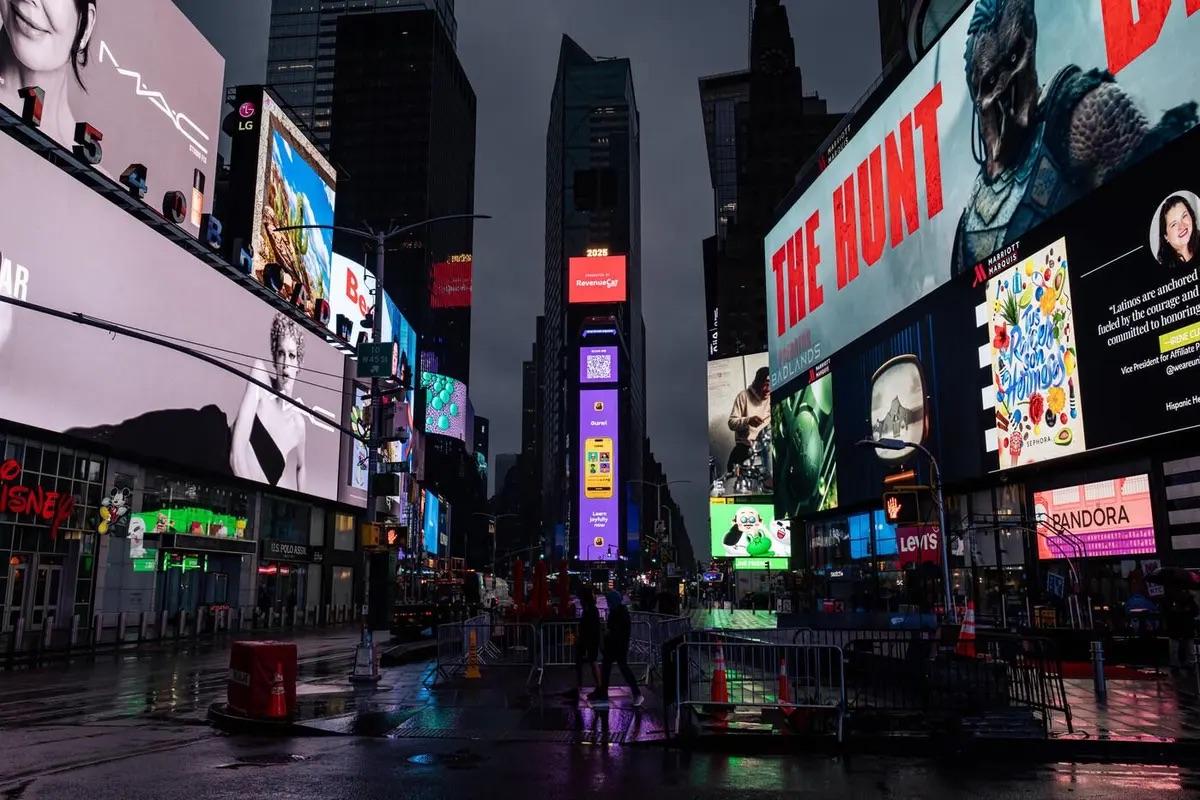 A Gurwi billboard in Times Square
